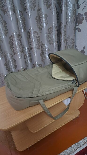 сумочки для мамочек: Сумочка для младенцев, кроватка, б/у, в хорошем состоянии