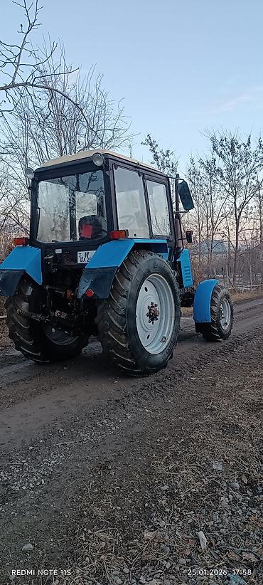 Traktorlar: Belarus MTZ traktoru - Güclü dörd silindrli dizel mühərrik - Ön və — 1