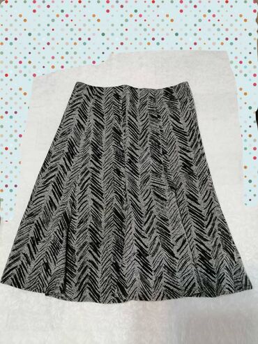 adidas suknja: XL (EU 42)