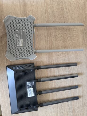 Modemlər və şəbəkə avadanlıqları: Router satilir.Biri 20man tezedir.Real alicilqr zeng elesin