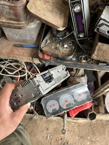 Магнитолы: Автомагнитола Sony, формат 1DIN. Основные особенности: - Поддержка — 12