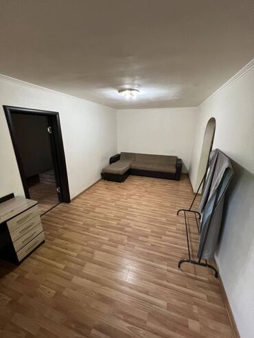 дешевые квартиры в оше: 2 комнаты, 40 м², Хрущевка, 1 этаж, Евроремонт