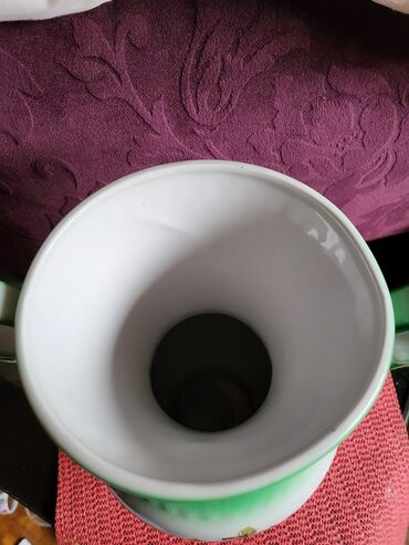 Ostali kućni dekor: Vaza nova Jugoporcelan iz 70ih. Titov Veles. Par tackica na vazi — 10