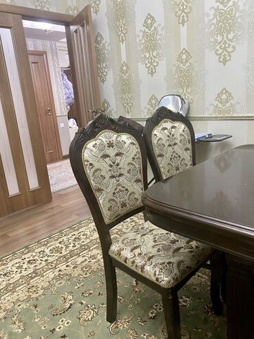 ������������ ���������������� ������������ ���� в Бишкек | КОМПЛЕКТЫ СТОЛОВ И СТУЛЬЕВ: Продаётся банкетный стол со стульями ! Б/у 12-стульев, длинна -3
