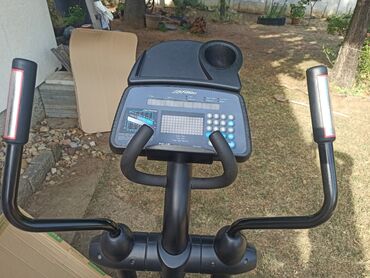 Ostale sprave za vežbanje: Elipticni (kros) trenazer "Life fitness 9500HR", koriscen ali sasvim — 12