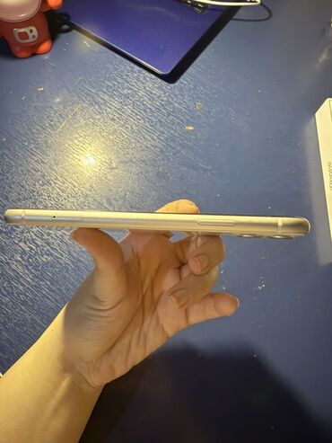 Apple iPhone: IPhone 11, 64 GB, Ağ, Face ID — 7