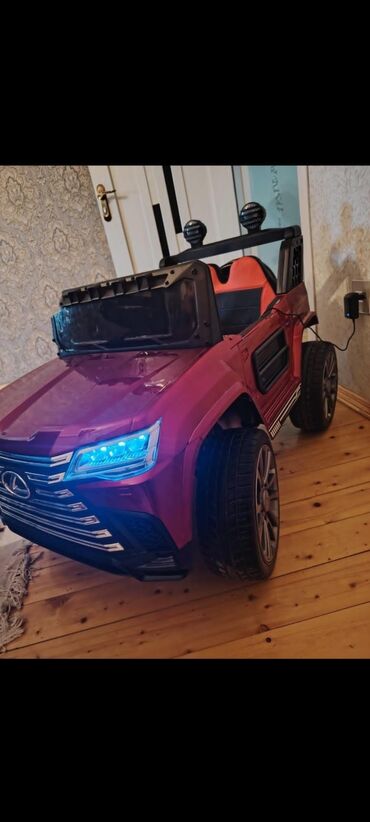 Uşaq üçün elektrik maşınları: Nigar💚 Yeni alınıb 1 həfdədir 500 alınıb təzədir 300 satılır, ünvan