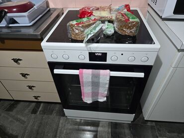 Ovens: I am selling my Electrolux oven in great condition for 250€