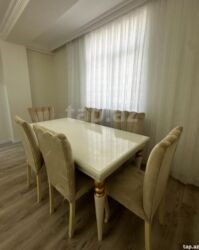 gul suyu: Qonaq otağı üçün, İşlənmiş, Açılmayan, Dördbucaq masa, 6 stul