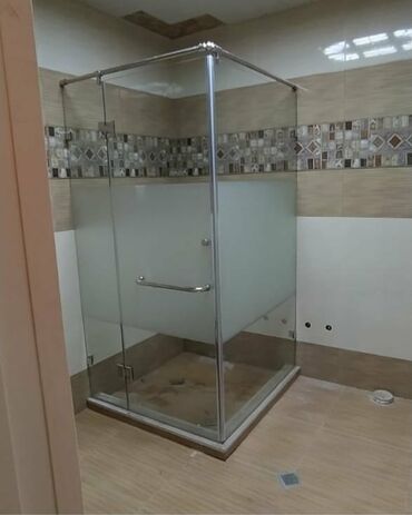 Duş kabinaları, arakəsmələr: Yeni Arakəsmə, Künc üçün, Pulsuz çatdırılma — 28