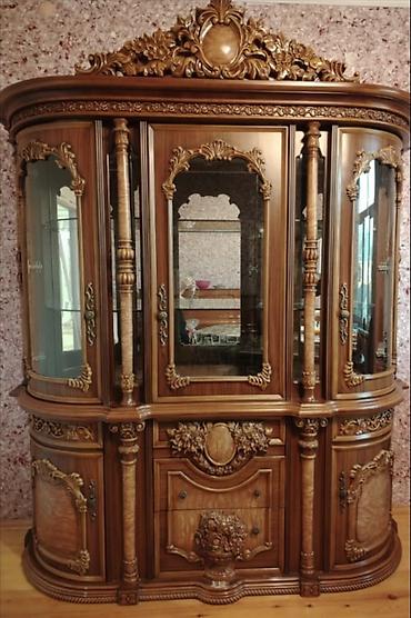 köhnə mebel satışı: Klassik üslubda vitrin-bufet - Material: Təbii ağac üzərində yüksək — 1