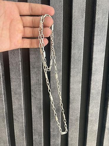 tifani sep: Gümüş rəngli zəncir boyunbağı - Material: gümüş rəngli metal ərinti - — 1