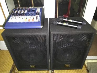 DJ-lər: Kalonka🔈, mikrofon🎤, DJ🕴🏼, fotoqraf📷, isiqlar🪩, tustu aparati