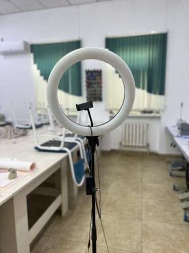 кольцовая лампа: Держатель сломался но можно купить и заменить. Кольцевая лампа со