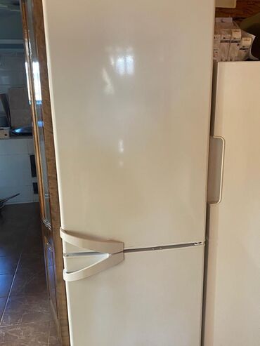 холодилник в рассрочку: Холодильник Indesit, Б/у, Двухкамерный