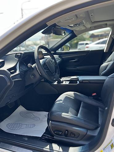 бетоно контакт: Lexus ES: 2020 г., 2.5 л, Вариатор, Гибрид, Седан — 7