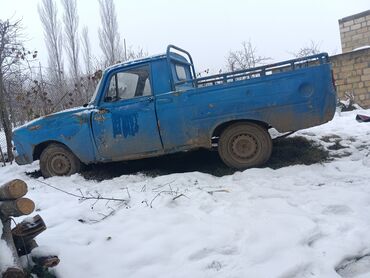 Yük maşınları: Məhsul: Köhnə tip kiçik yük pikapı (mavi rəng) 𝖙ə𝖈𝖎𝖑𝖎 𝖘𝖆𝖙ı𝖑ı𝖗 Təsvir — 1