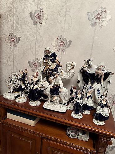 saz satilir: Satılır qedımı Royal Dux fiqurlar her ölçü her növ var 130manatdsn — 2