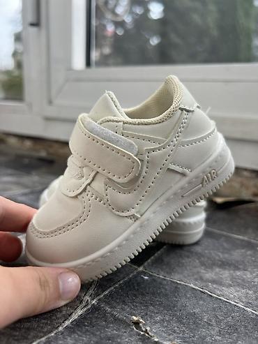 rezin botlar: Rəng - Ağ Krossovkalar, Nike, Ölçü: 16, Uniseks — 2