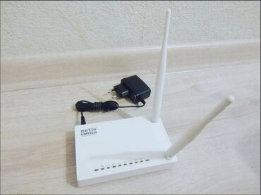 адсл модем: Wi-Fi роутер в хорошем состоянии, отлично работает, б/у, 2-антенный