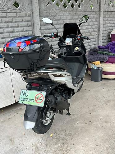 мото ролик: Скутер/максискутер 180кубкласса (визуально) в городском стиле — 3