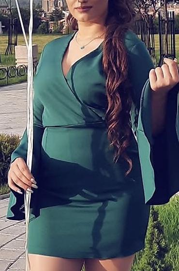 marija: Elegantna mini haljina u smaragdno zelenoj boji. Kroj s preklopom — 1