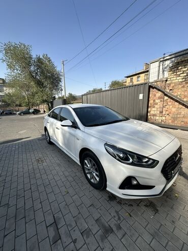 продаю авто в аварийном состоянии: Hyundai Sonata: 2018 г., 2 л, Автомат, Газ, Седан