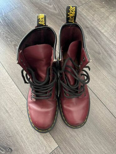 crni brus b kvalitetan: Ankle boots, Dr. Martens, 37