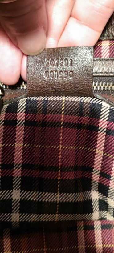 Torbe: Gucci. Fantastična.

Bez ikakvih nedostataka.
45cm x 28cm x 10cm — 5