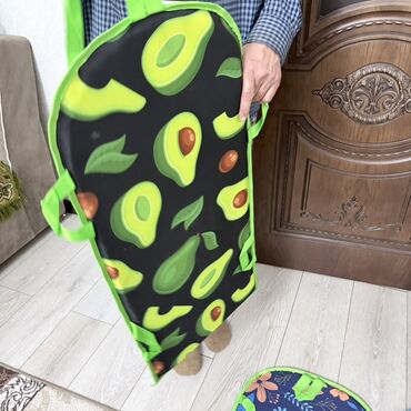 Санки и тюбинги: Прочные ледянки и санки для зимних покатушек. Ледянки: - Жесткая — 15