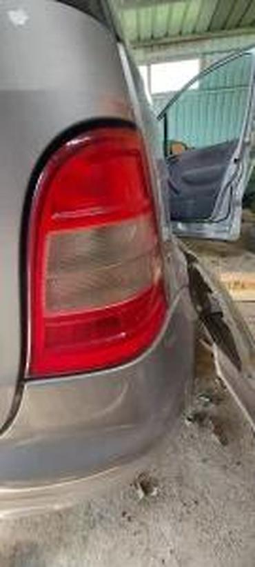 glavcina golf 4: MERCEDES A W168 STOP SVETLO | Cena je po komadu — 2