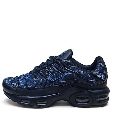 massimo dutti baletanke: Nike patike u prepoznatljivom TN / Air Max Plus stilu, u crnoj boji sa — 1