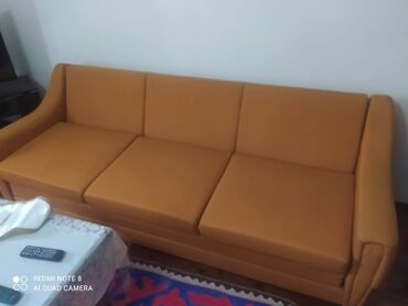 продаю пуфик: Продаю диван-кровать, длина 220 см, цена 5500 с. Самовывоз, район Арча