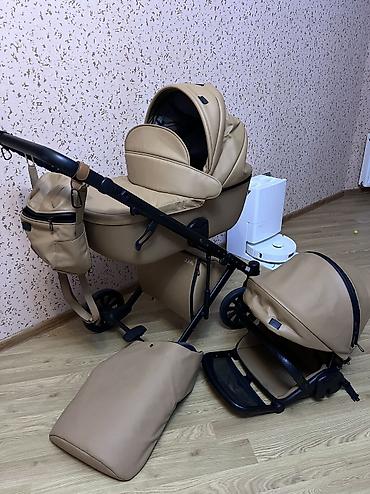 usaq kalyaskalari iwlenmiw: Anex m-type kalyaskası satılır, iki lyukadan ibaretdir. Yağmurluğu — 1