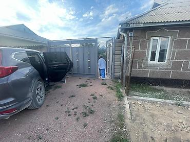 студия комната: Продаётся одноэтажный дом с двором и хозяйственными постройками, в 5 — 2