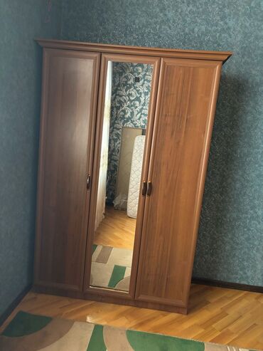 sfaner islenmis: İşlənmiş, Açılan, Düz dolab, Qarderob, paltar dolabı