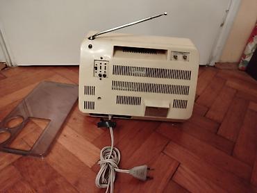 Stari uređaji: Retro tv stari Universum televizor.Prodaje se kao dekoracija jer vise — 9