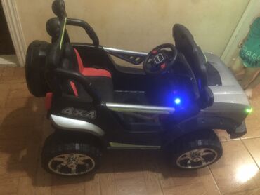 Uşaq üçün elektrik maşınları: Uşaq üçün elektrikli off-road oyuncaq avtomobil - Korpus: jeep tipli