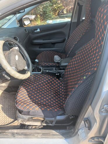 мондео 2: Ford Focus седан, серебристый. Основные характеристики по фото: -