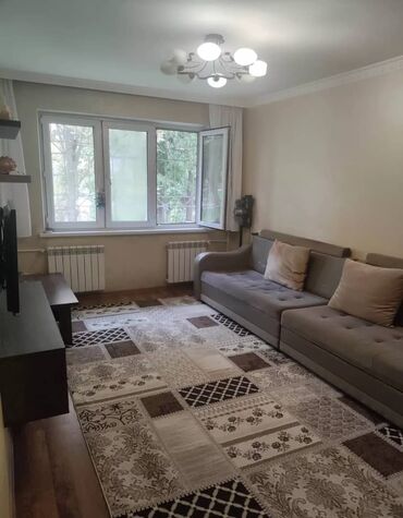 продаю 2к кв: 2 комнаты, 43 м², 104 серия, 1 этаж, Косметический ремонт