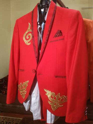 пиджак красный: Школьная форма, цвет - Красный, Б/у