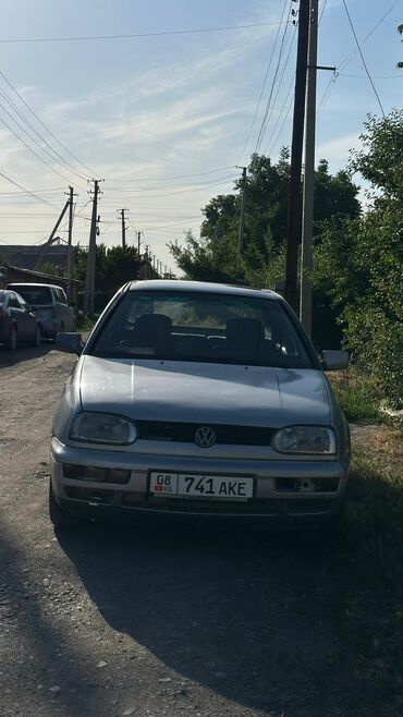 ай 40: Volkswagen Golf: 1995 г., 1.6 л, Механика, Бензин, Хетчбек