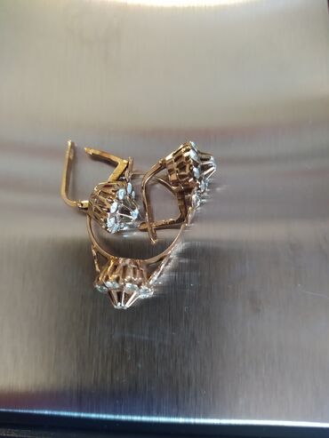 каталог ювелирных изделий в баку: Dəstə daxildir: Üzük, Sırğa, Sarı qızıl, 585 Əyar, 919 g