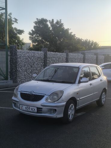 Toyota: Toyota Дуэт: 2003 г., 1 л, Автомат, Бензиновая, Хэтчбэк — 2