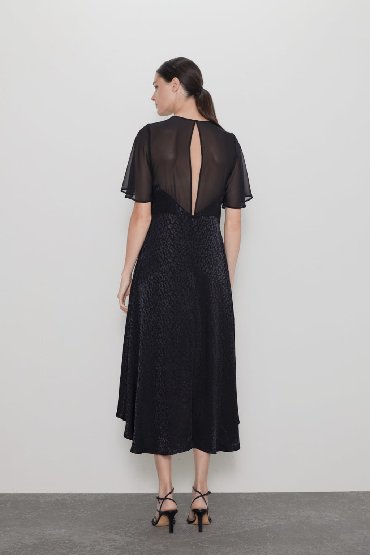 lanene haljine zara: Zara XS (EU 34), bоја - Crna, Večernji, maturski, Kratkih rukava