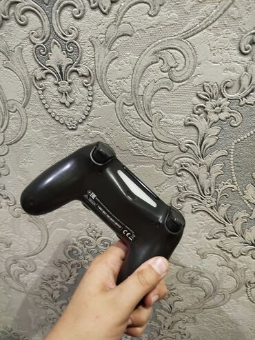 PS4 (Sony Playstation 4): Sony PlayStation 4 (PS4) — komplekt - Model: PS4 (orijinal “Fat” — 7