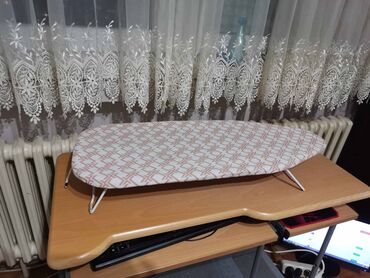plasticna vrata za tus kabinu: Daska za peglanje dimenzije 75cm x 33cm. U koliko se kupi u kompletu