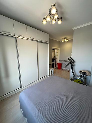 12 мкр сдаю: 2 комнаты, 52 м², 12 мкр 106 серия, 9 этаж — 4