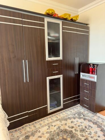 Asılqanlar: İşlənmiş, Açılan, 4 qapılı Düz dolab, Dolab-asılqan