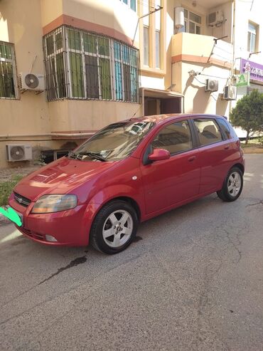 sevralet aveo: Chevrolet Aveo xecbek 1.4 motor avtomat 2007. Probeq:174654 Vuruq udar